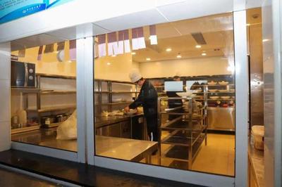 明廚亮灶，安心之選 金山27家餐飲企業(yè)在線展示餐食制作過程獲評